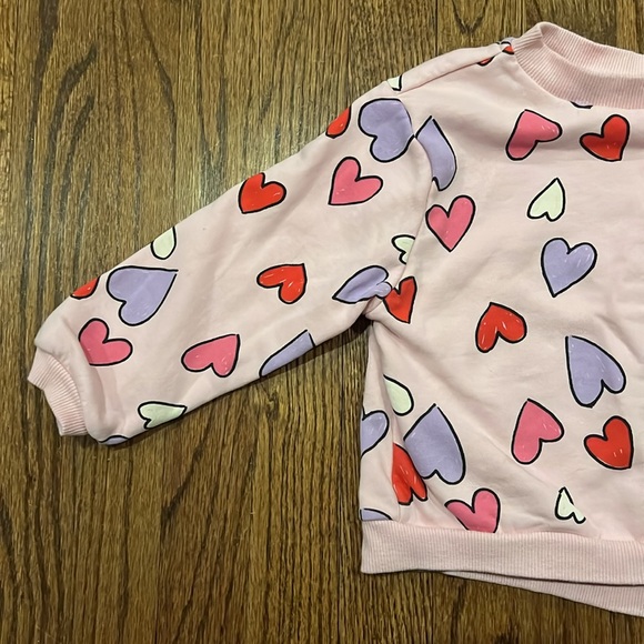 H&M kids heart sweatshirt - Picture 2 of 5